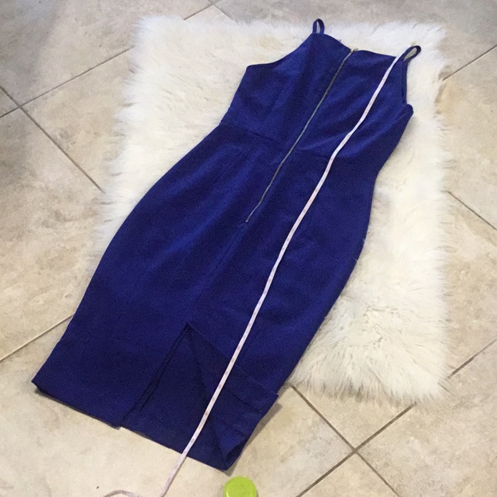 Royal blue form fitting dress with golden zipper - Picture 7 of 9